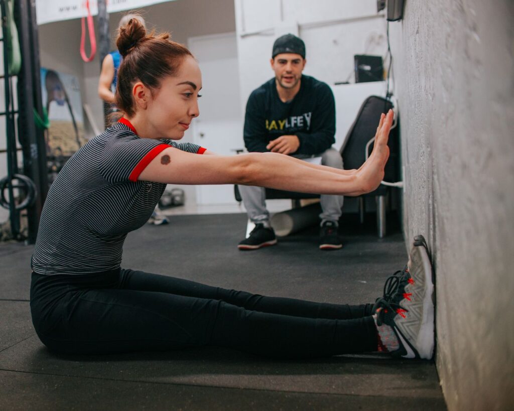 How to Choose a Fitness Coach in Chicago: Credentials, Style, Tracking